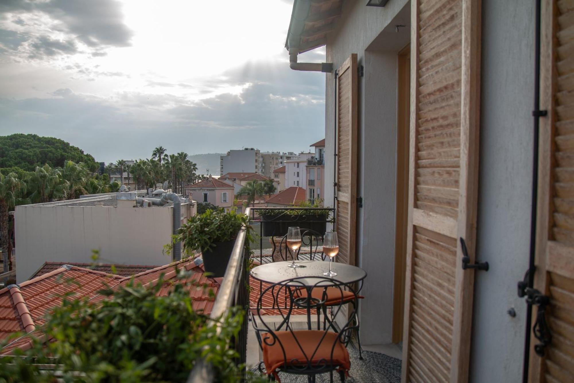 Unique Boutique Hotel Antibes Juan-Les-Pins Exterior foto